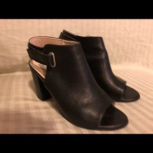 Justa Osadia peep toe block heel shoes